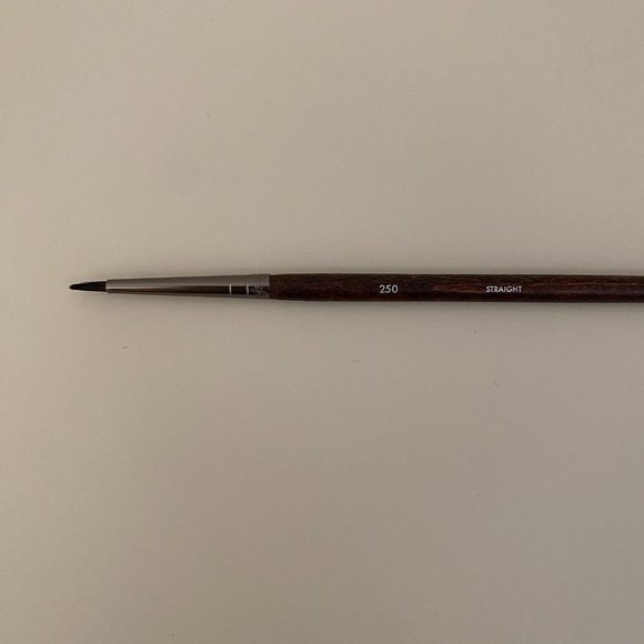 Make Up For Ever 250 Extra Fine Eyeliner Brush - Picture 2 of 2